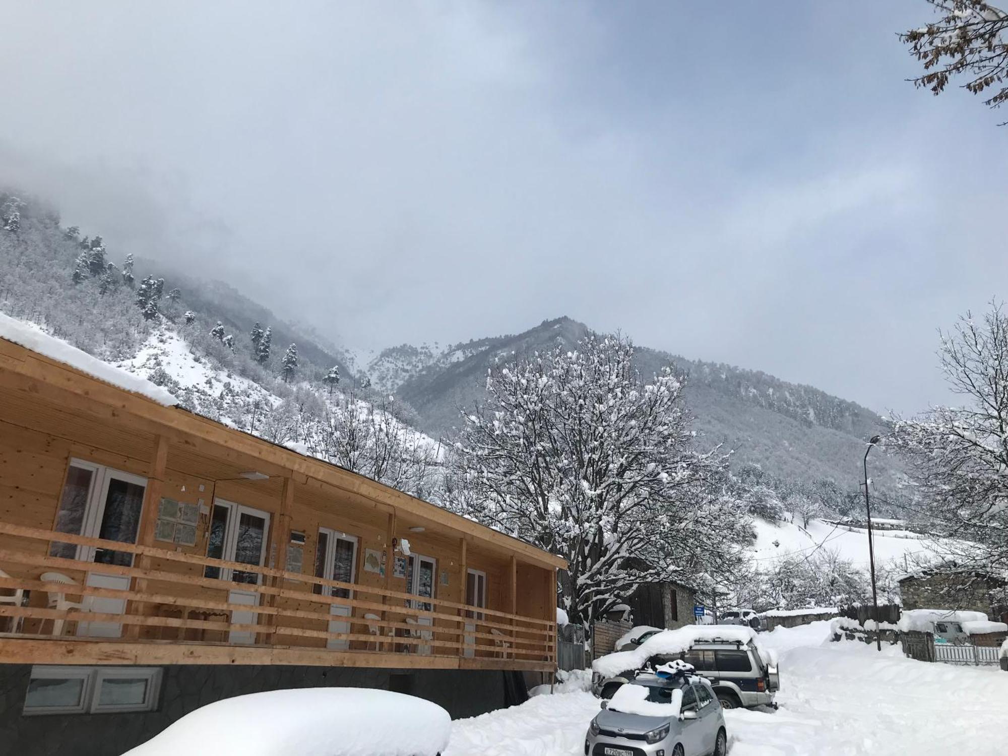 梅斯蒂亚Girgola住宿加早餐旅馆 外观 照片